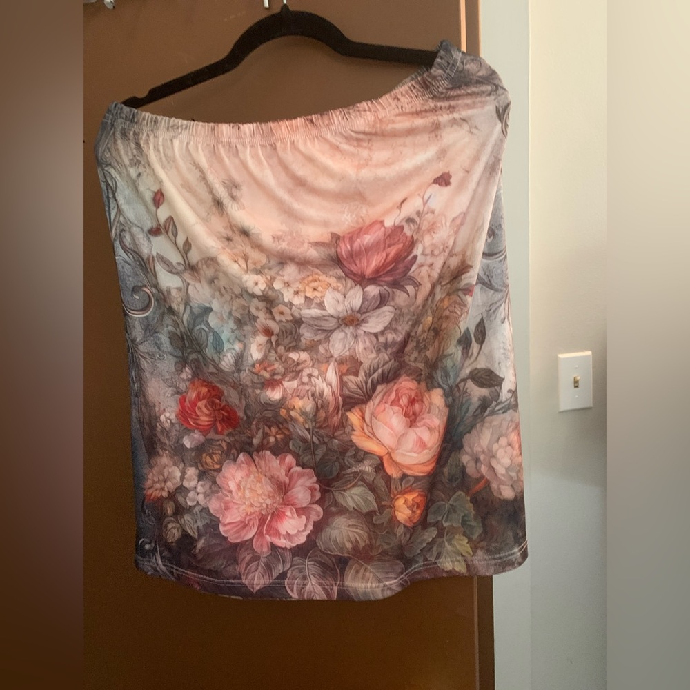 Chic Floral Skirt with Roses